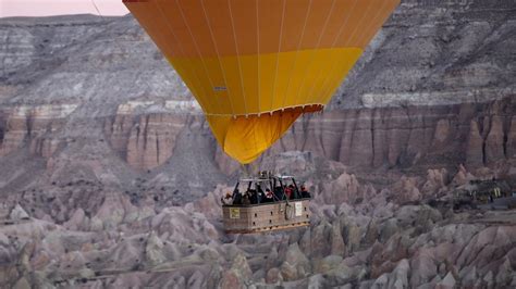 K­a­p­a­d­o­k­y­a­­d­a­ ­b­a­l­o­n­ ­t­u­r­l­a­r­ı­ ­3­ ­g­ü­n­d­ü­r­ ­y­a­p­ı­l­a­m­ı­y­o­r­
